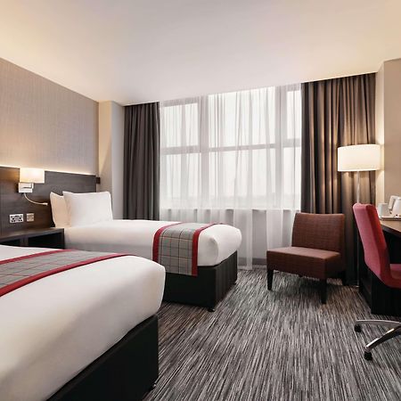 รามาดา บาย วินด์แฮม ลีดส์ อีสต์ Hotel ภายนอก รูปภาพ