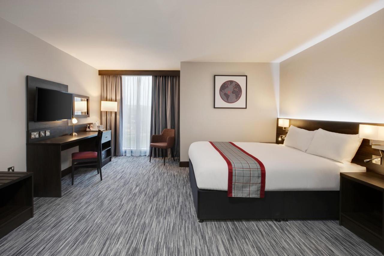 รามาดา บาย วินด์แฮม ลีดส์ อีสต์ Hotel ภายนอก รูปภาพ
