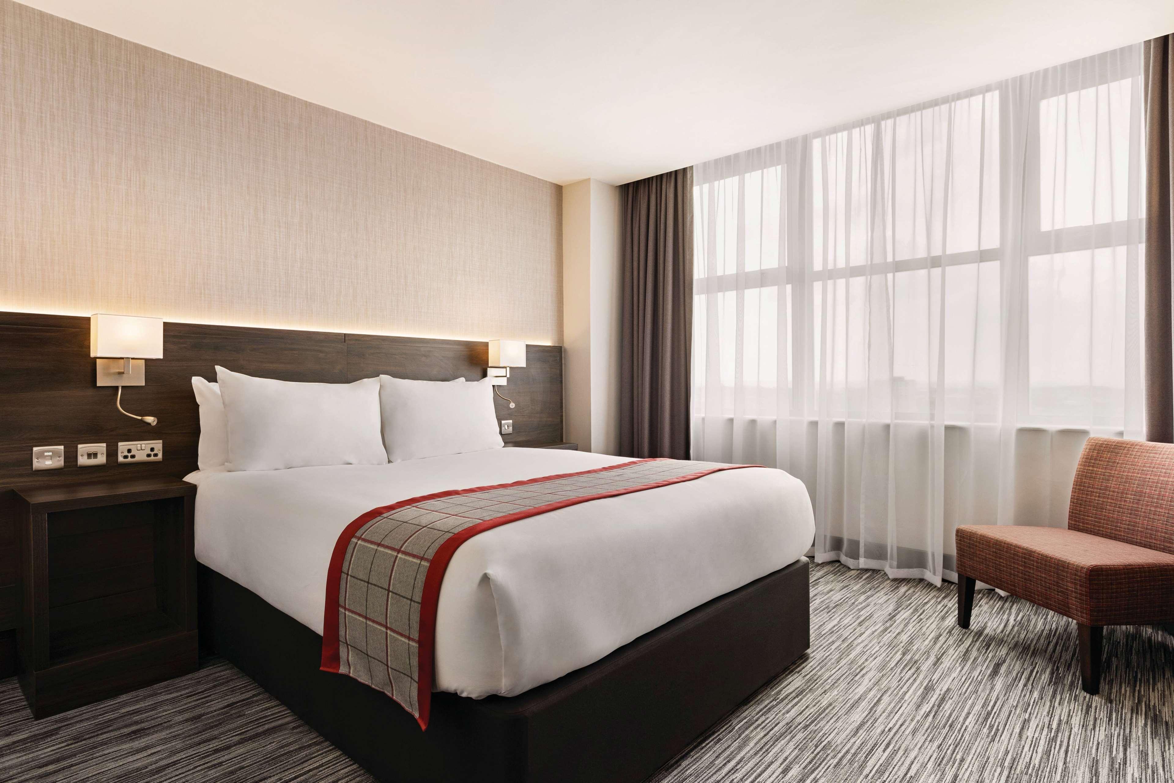 รามาดา บาย วินด์แฮม ลีดส์ อีสต์ Hotel ภายนอก รูปภาพ